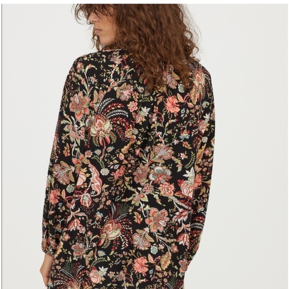 H&M Crepe Dress with pockets. Excellent Condtion - Picture 2 of 9